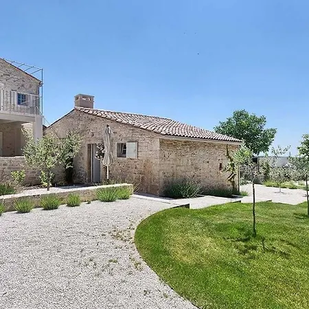 Villa Family Charlotta With Pool In Visnjan