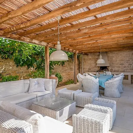 Villa Family Charlotta With Pool In Visnjan