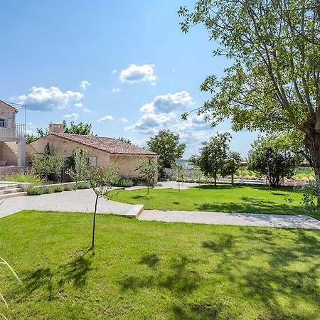 Villa Family Charlotta With Pool In Visnjan Radovani